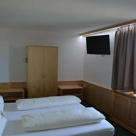 Alte Tanne 3*