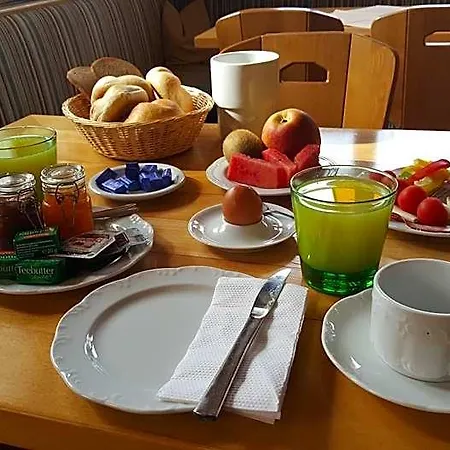 Mini-hôtel Alte Tanne 3*